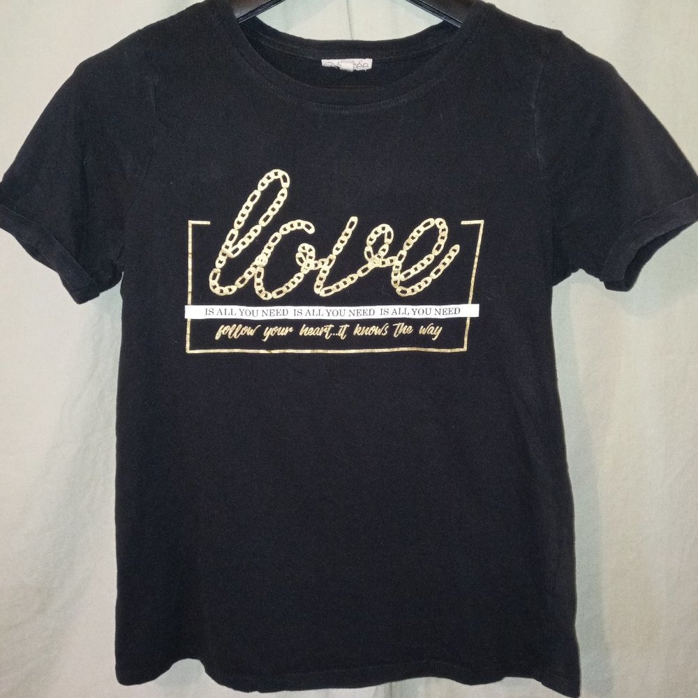 Women's top by Desiree